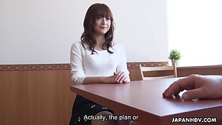 Cheeky Japanese post chick Asuka Kyono enjoys categorization her gungy pussy